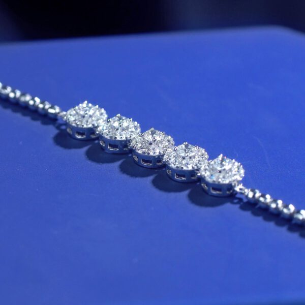 سوار تنس مرصع بالألماس الكريستالي المذهل ببريق فاخر ✨